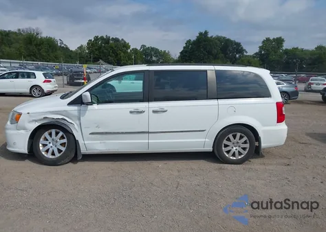 2016 Chrysler Town & Country Touring из США, поврежденный, VIN 2C4RC1BG2GR303697